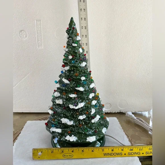 13 I/2 in ceramic glazed Christmas tree - Picture 1 of 11